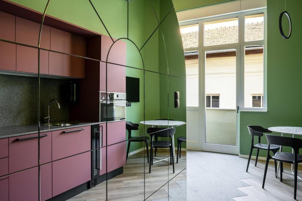 A50-balcony-designer No 2 Апартаменти Будапешт
